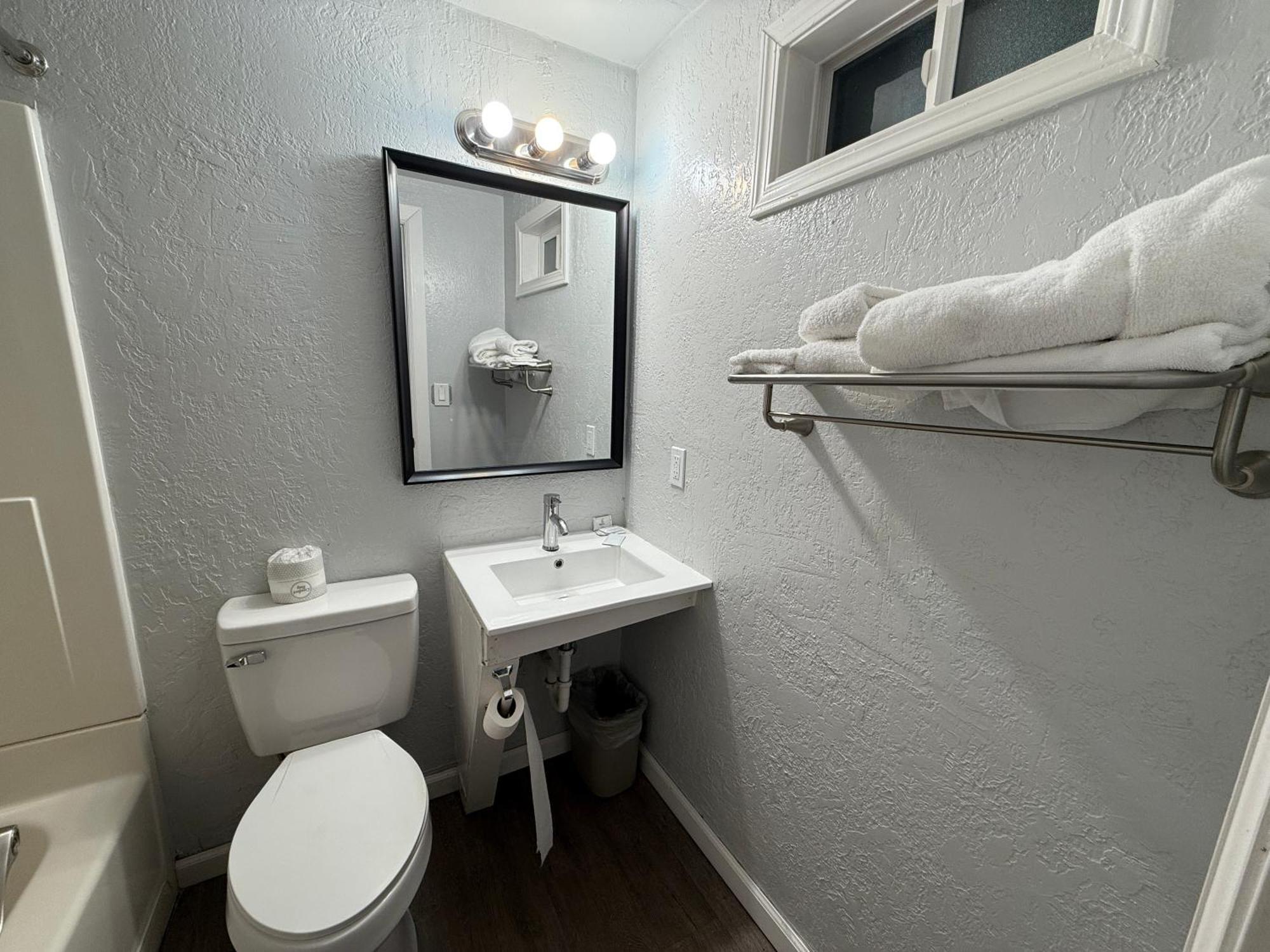 Budget Inn Bend Extérieur photo