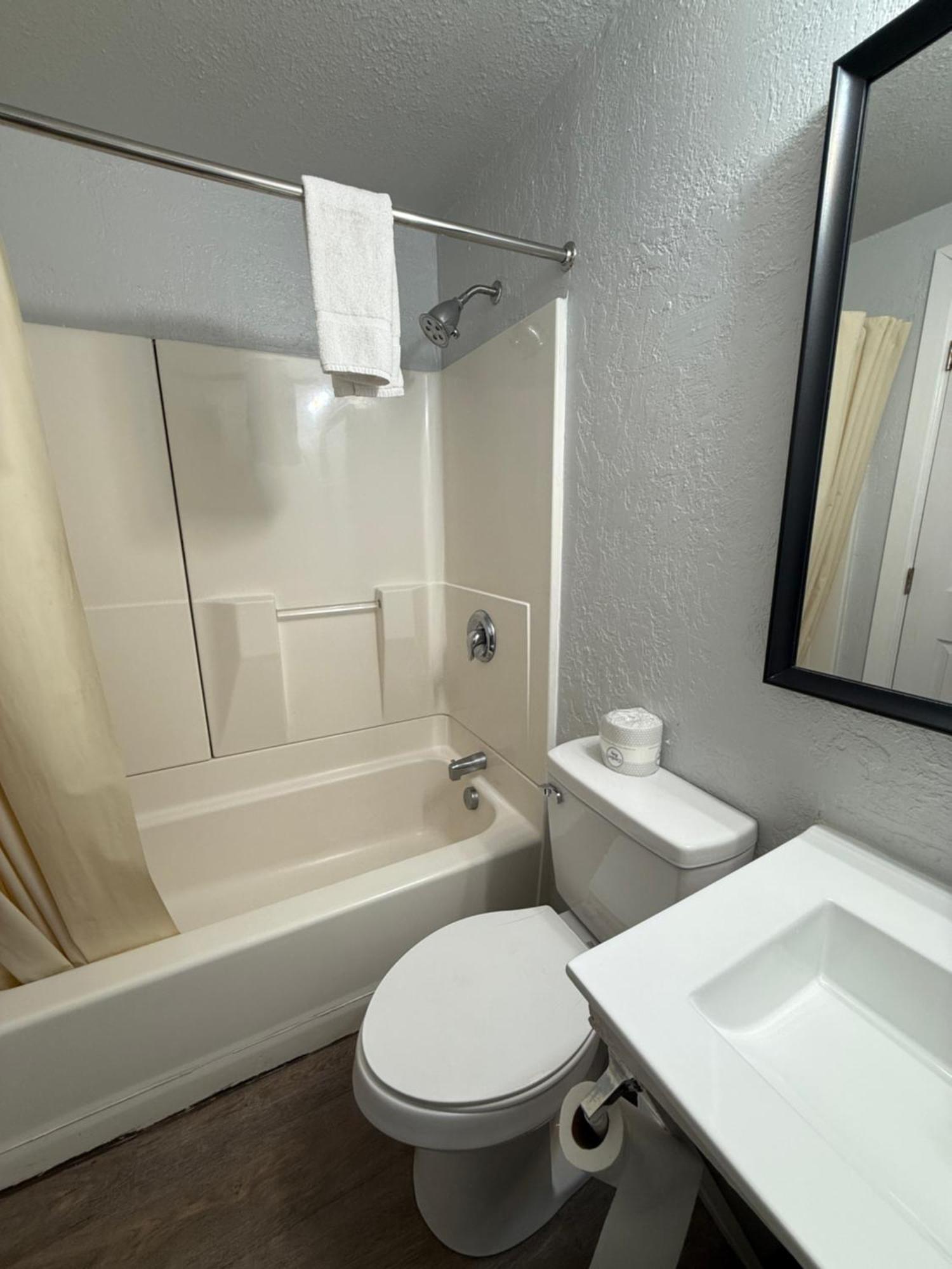 Budget Inn Bend Extérieur photo