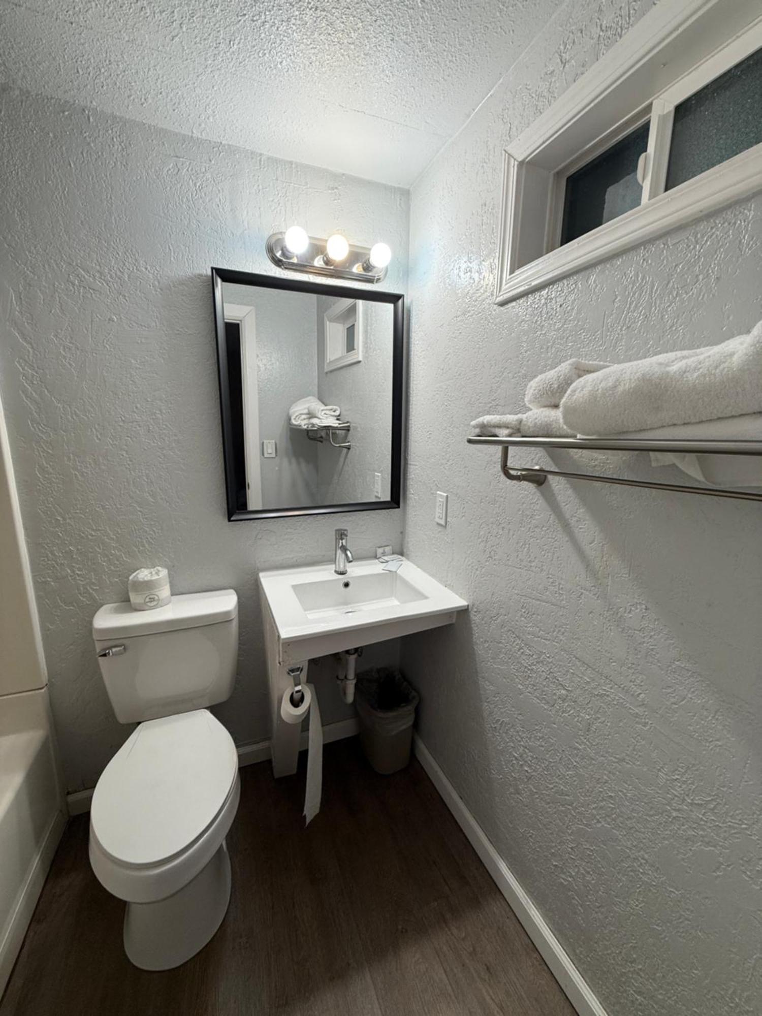 Budget Inn Bend Extérieur photo
